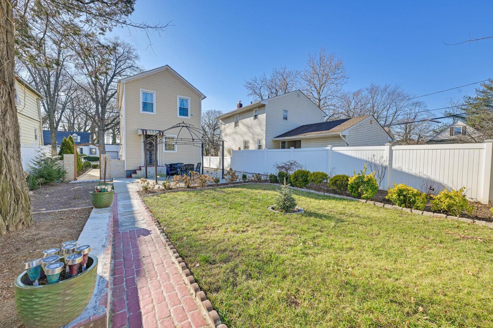 Charming Valley Stream Home 24 Mi To Central Park Exteriér fotografie